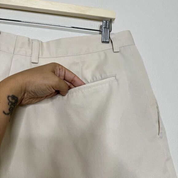Callaway Golf Shorts Mens 36x9 Pro-Spin Pleated Chino Beige Khaki Outdoor - Picture 12 of 14